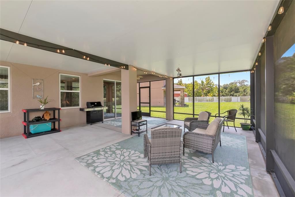 For Sale: $365,000 (4 beds, 2 baths, 1843 Square Feet)