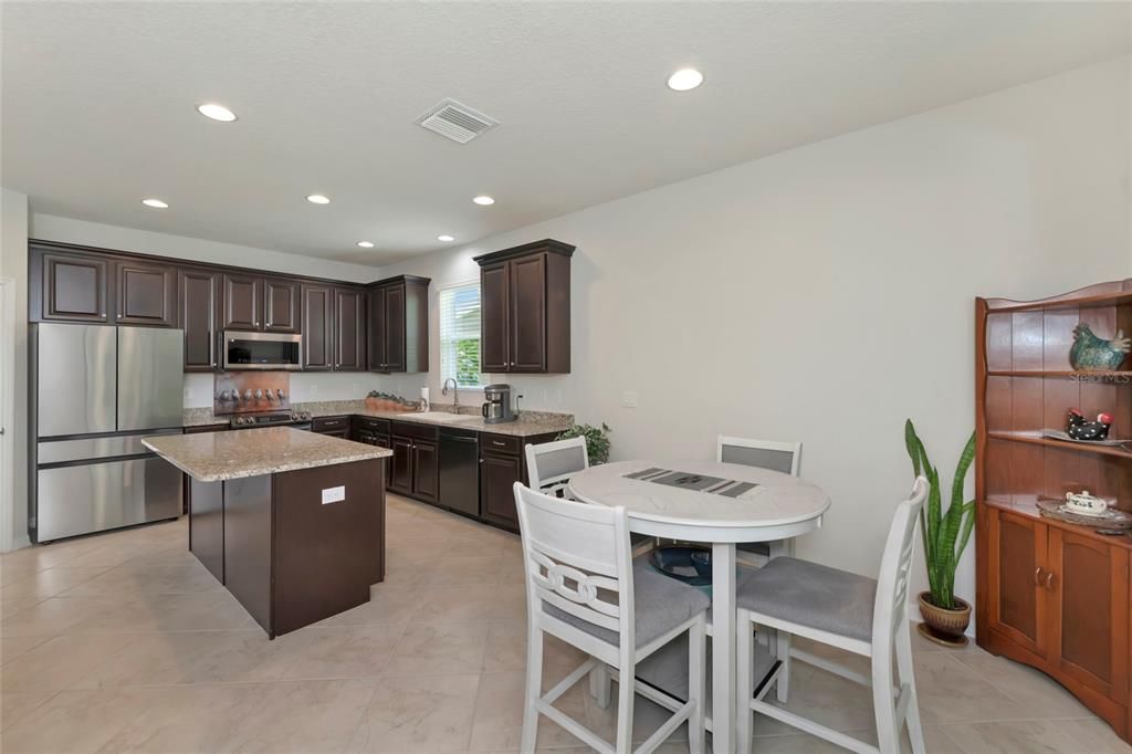 For Sale: $365,000 (4 beds, 2 baths, 1843 Square Feet)