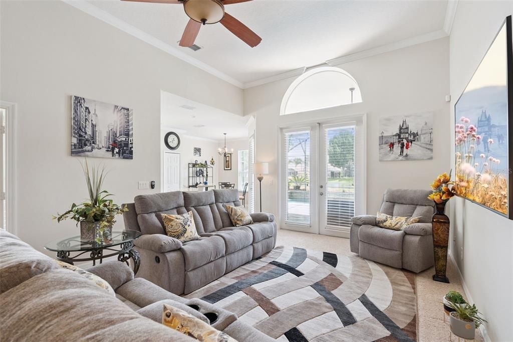 For Sale: $630,000 (4 beds, 3 baths, 2040 Square Feet)