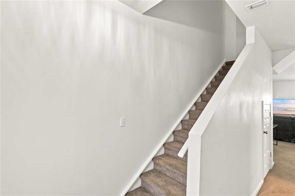 For Sale: $325,000 (4 beds, 2 baths, 1960 Square Feet)