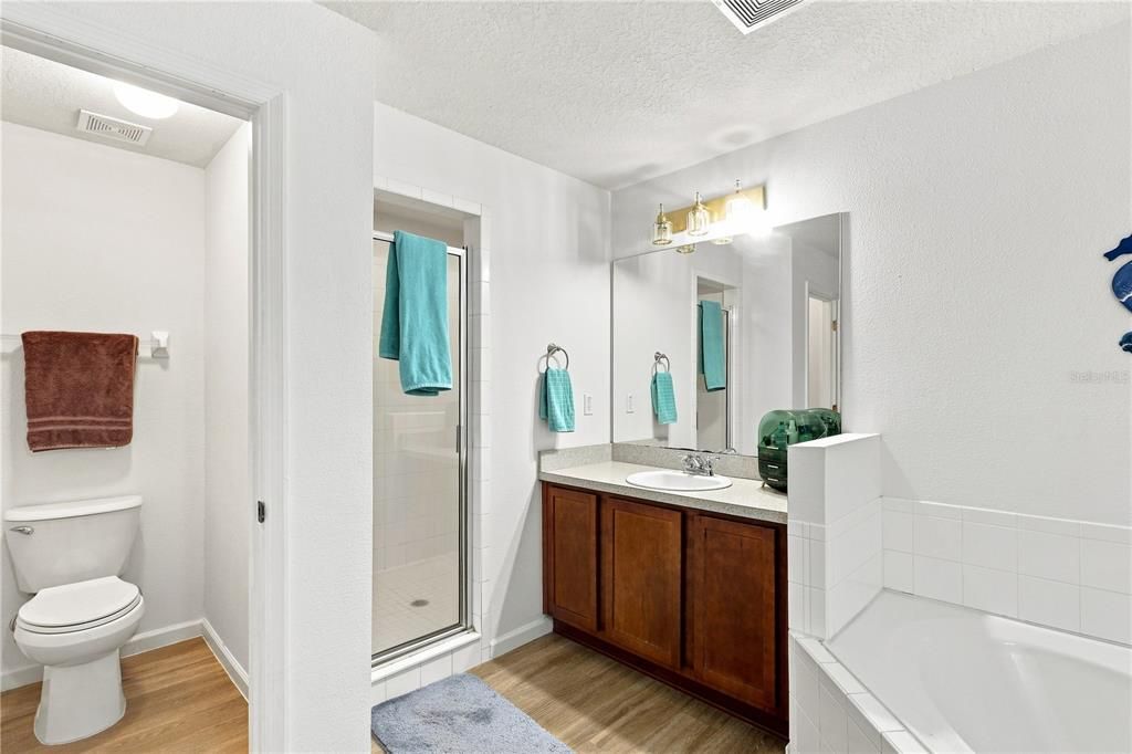 For Sale: $325,000 (4 beds, 2 baths, 1960 Square Feet)