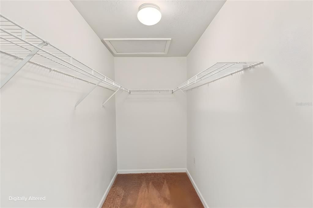 For Sale: $325,000 (4 beds, 2 baths, 1960 Square Feet)
