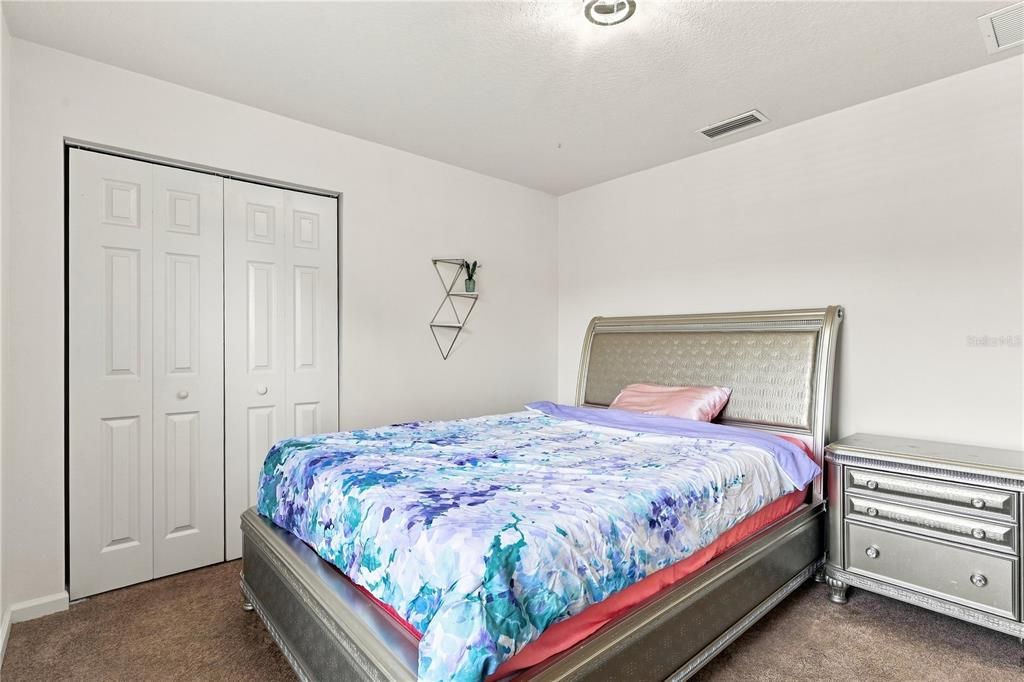 For Sale: $325,000 (4 beds, 2 baths, 1960 Square Feet)