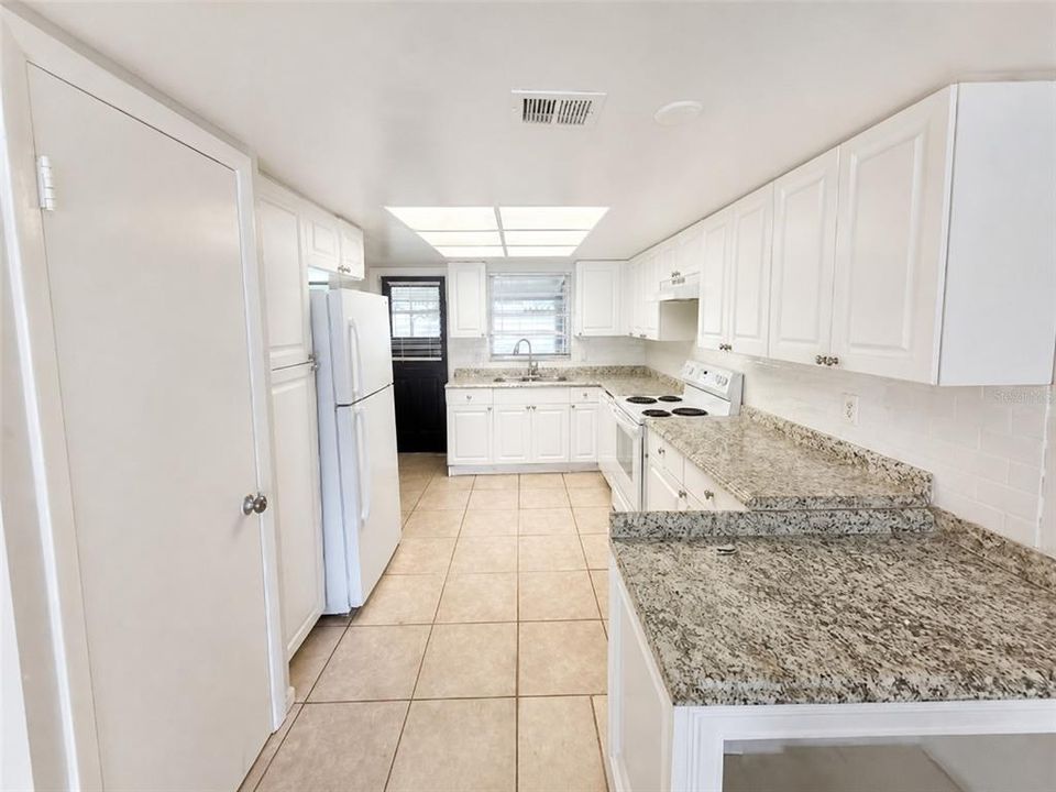 For Rent: $2,700 (4 beds, 2 baths, 1849 Square Feet)