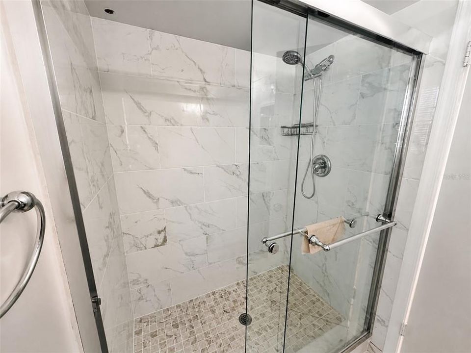 For Rent: $2,700 (4 beds, 2 baths, 1849 Square Feet)