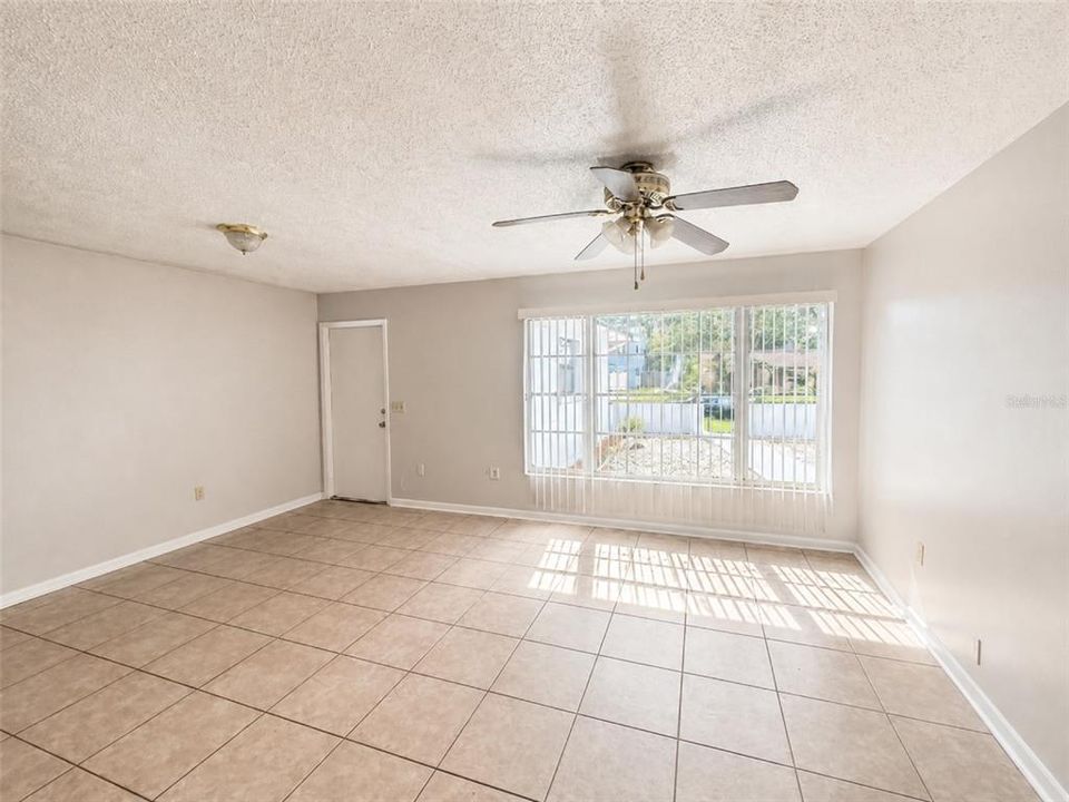 For Rent: $2,700 (4 beds, 2 baths, 1849 Square Feet)