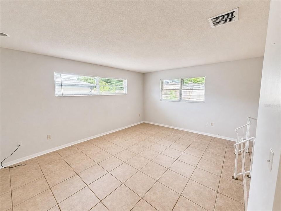 For Rent: $2,700 (4 beds, 2 baths, 1849 Square Feet)