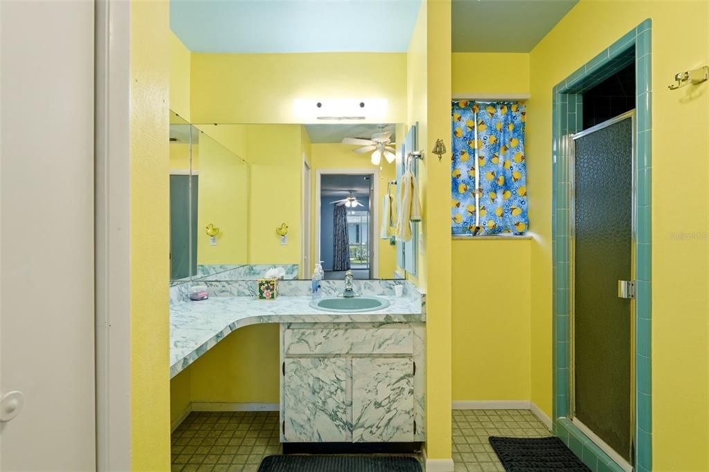 For Sale: $198,800 (2 beds, 2 baths, 1300 Square Feet)