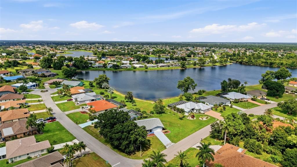 For Sale: $198,800 (2 beds, 2 baths, 1300 Square Feet)