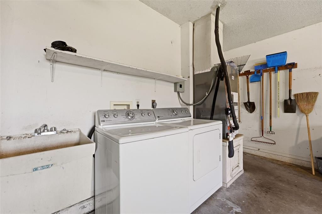 For Sale: $198,800 (2 beds, 2 baths, 1300 Square Feet)