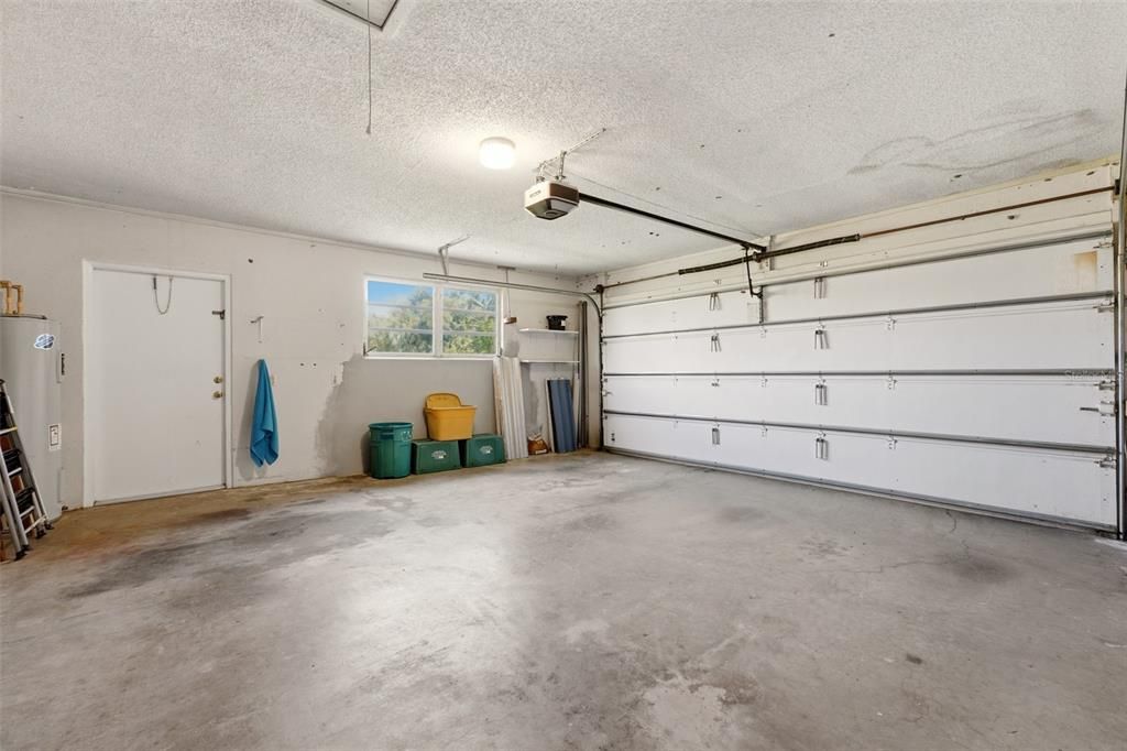 For Sale: $198,800 (2 beds, 2 baths, 1300 Square Feet)