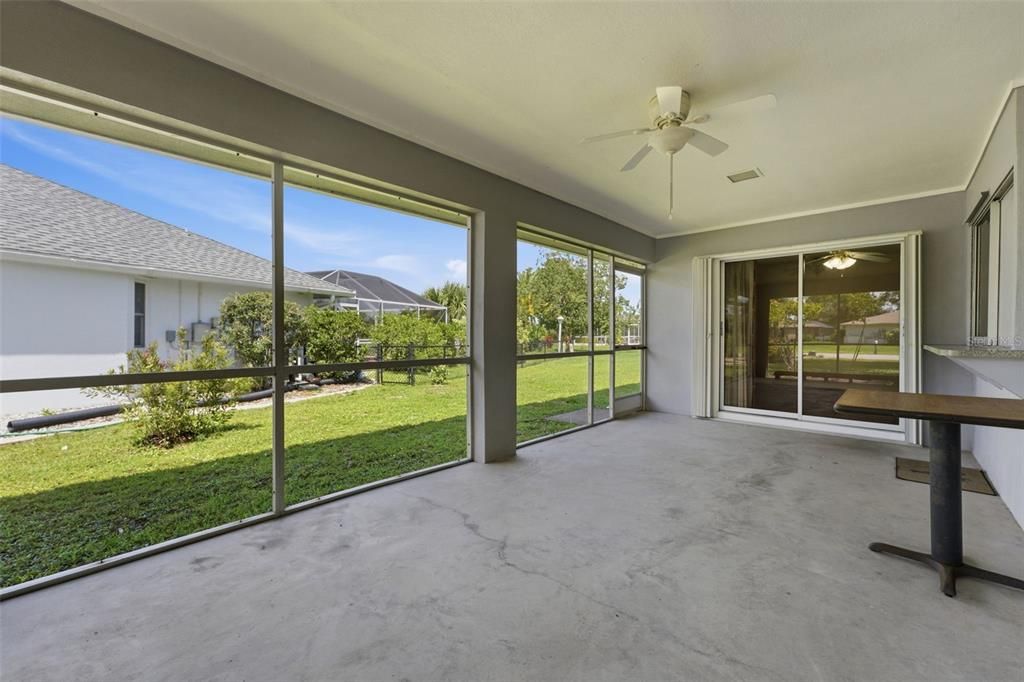 For Sale: $198,800 (2 beds, 2 baths, 1300 Square Feet)