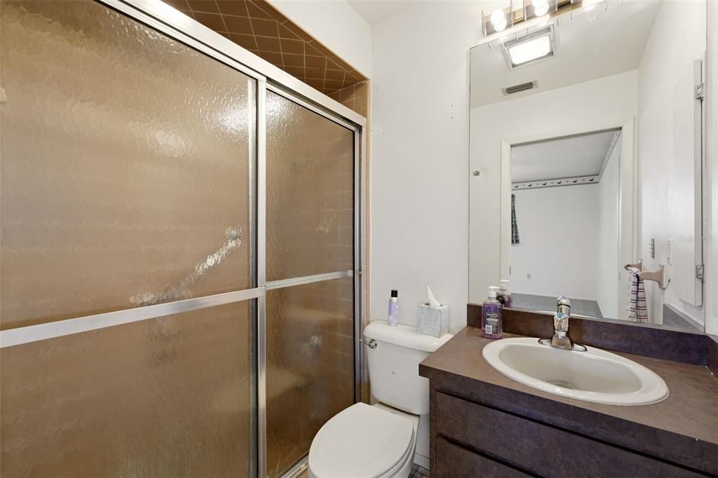 For Sale: $198,800 (2 beds, 2 baths, 1300 Square Feet)