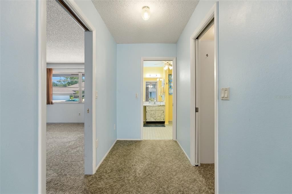 For Sale: $198,800 (2 beds, 2 baths, 1300 Square Feet)