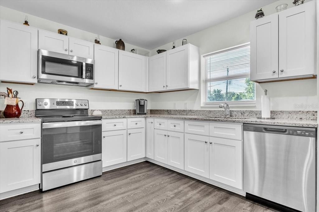 For Sale: $259,000 (2 beds, 2 baths, 1112 Square Feet)