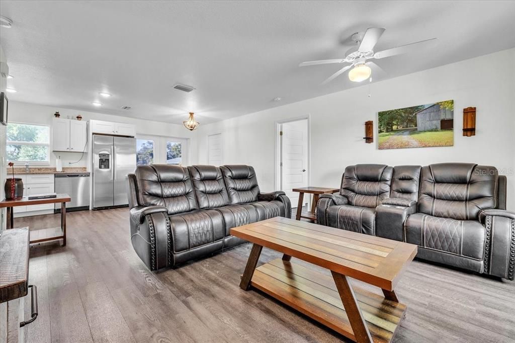For Sale: $259,000 (2 beds, 2 baths, 1112 Square Feet)
