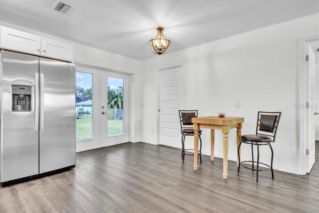 For Sale: $259,000 (2 beds, 2 baths, 1112 Square Feet)