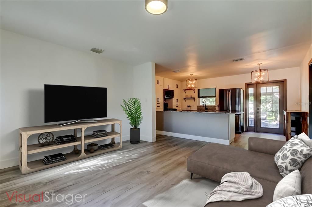 For Sale: $519,000 (4 beds, 2 baths, 1586 Square Feet)