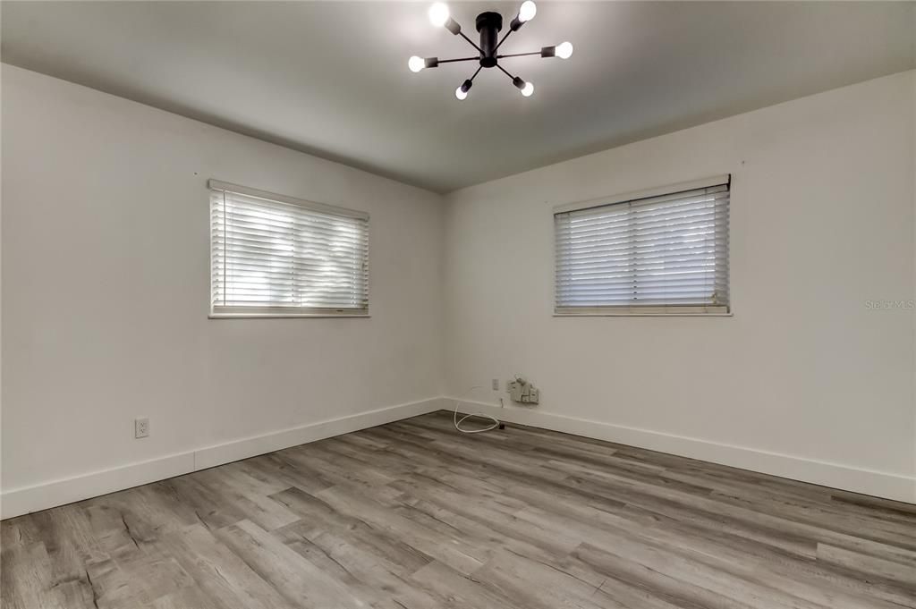 For Sale: $519,000 (4 beds, 2 baths, 1586 Square Feet)