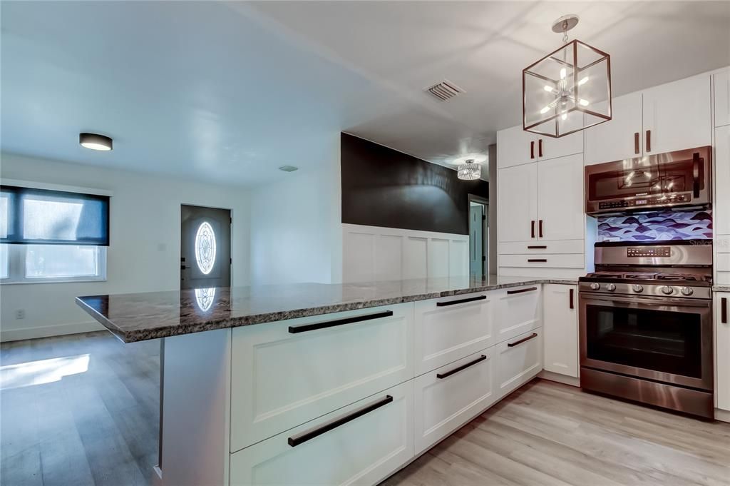 For Sale: $519,000 (4 beds, 2 baths, 1586 Square Feet)