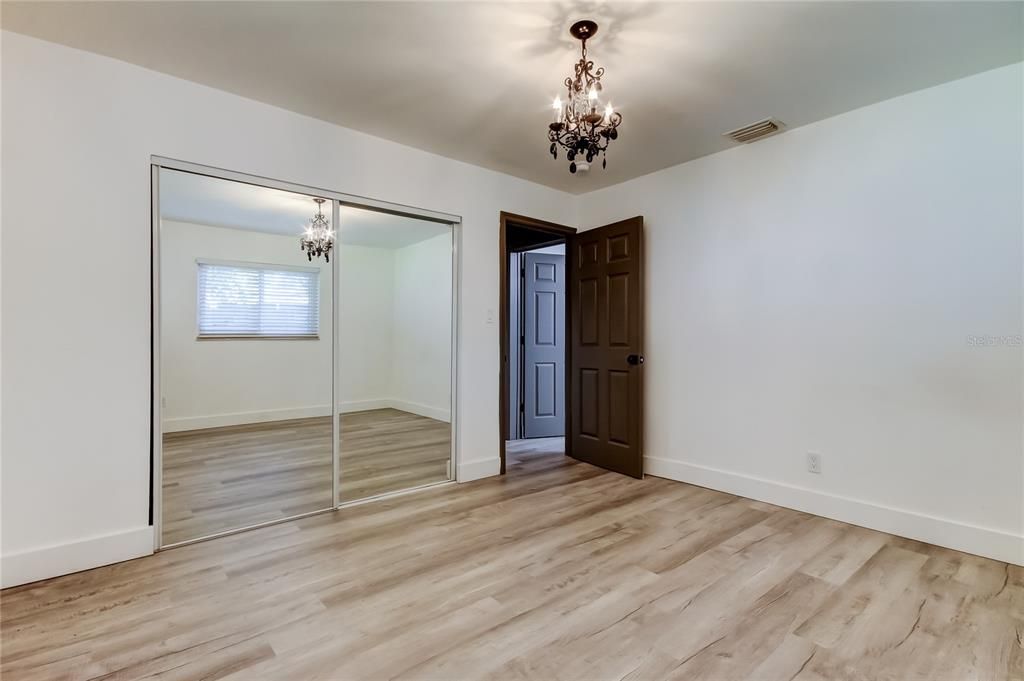 For Sale: $519,000 (4 beds, 2 baths, 1586 Square Feet)