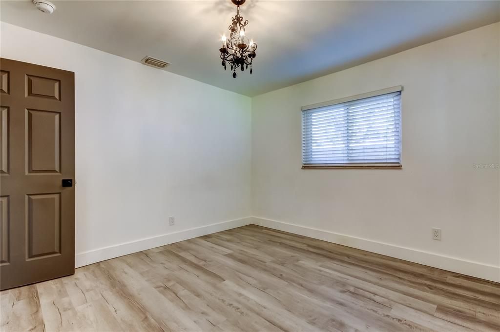 For Sale: $519,000 (4 beds, 2 baths, 1586 Square Feet)