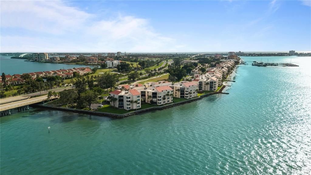 En Venta: $598,000 (2 camas, 2 baños, 1315 Pies cuadrados)