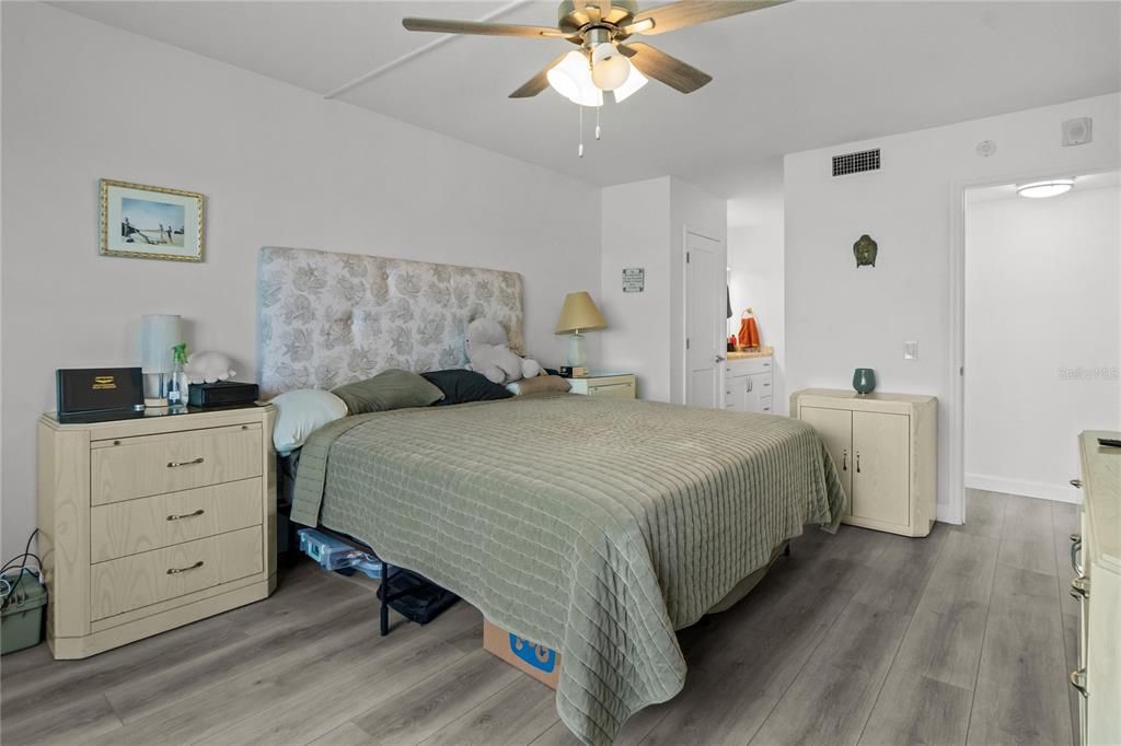 En Venta: $598,000 (2 camas, 2 baños, 1315 Pies cuadrados)