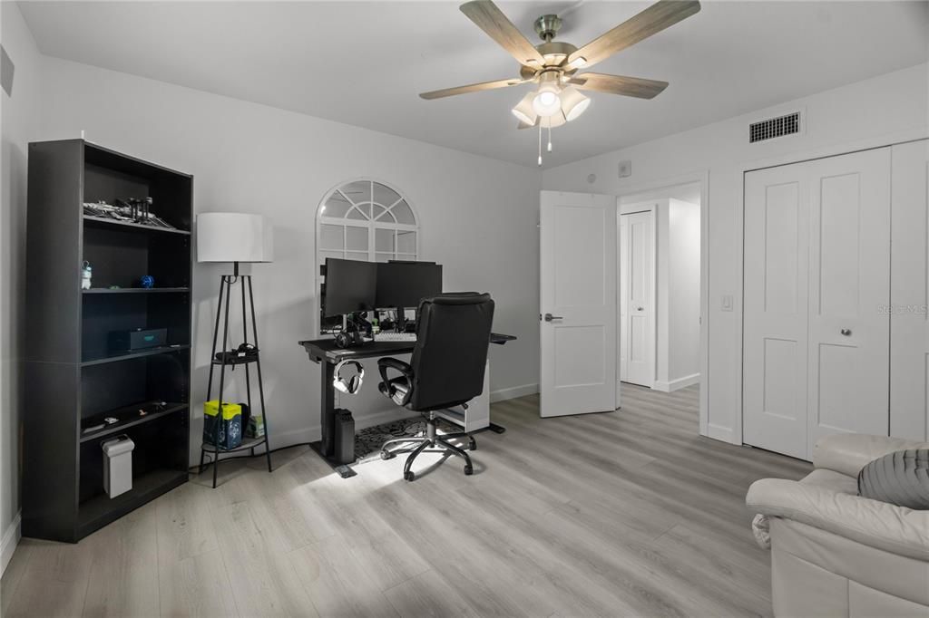 En Venta: $598,000 (2 camas, 2 baños, 1315 Pies cuadrados)