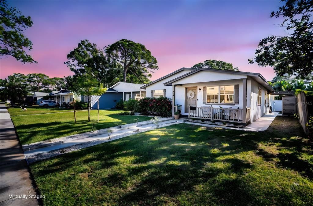 En Venta: $499,000 (3 camas, 3 baños, 1708 Pies cuadrados)