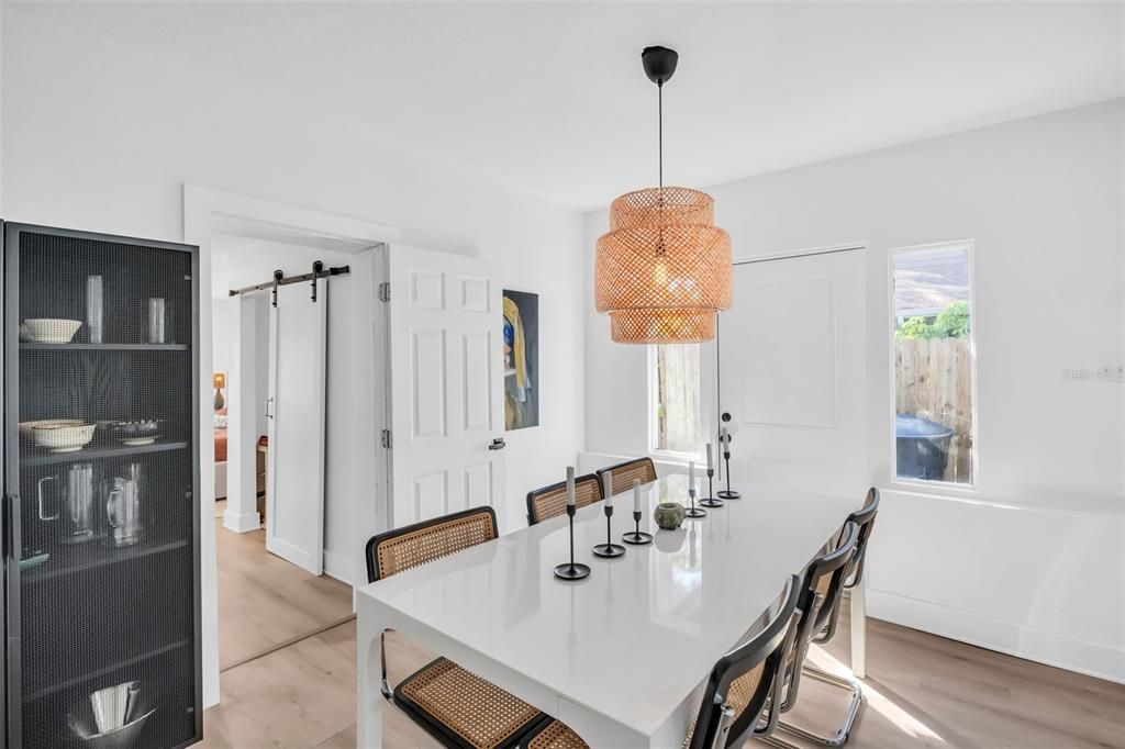 En Venta: $499,000 (3 camas, 3 baños, 1708 Pies cuadrados)