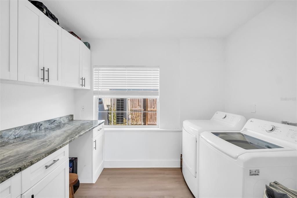 En Venta: $499,000 (3 camas, 3 baños, 1708 Pies cuadrados)