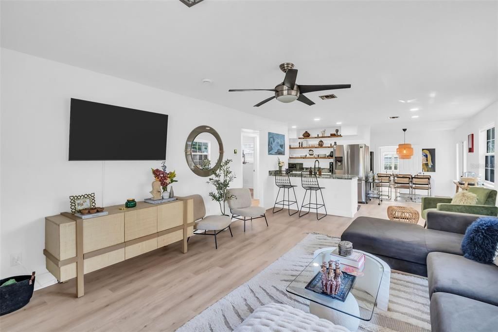 En Venta: $499,000 (3 camas, 3 baños, 1708 Pies cuadrados)