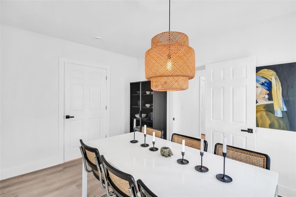 En Venta: $499,000 (3 camas, 3 baños, 1708 Pies cuadrados)