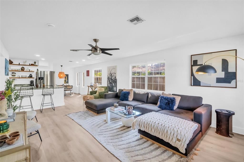 En Venta: $499,000 (3 camas, 3 baños, 1708 Pies cuadrados)