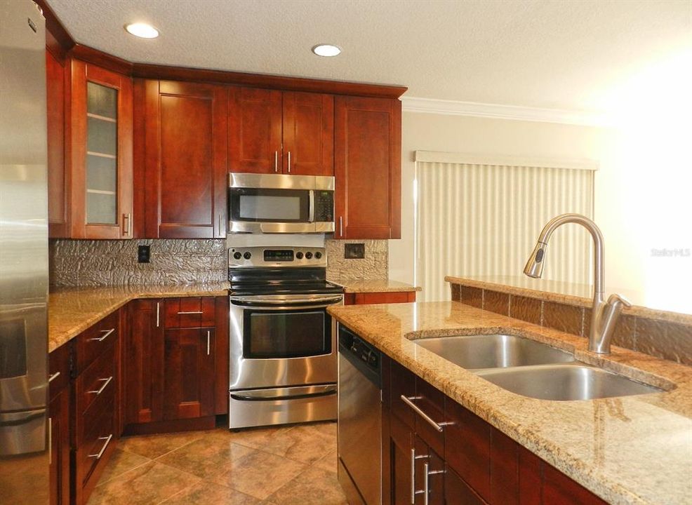For Rent: $2,200 (3 beds, 2 baths, 1824 Square Feet)