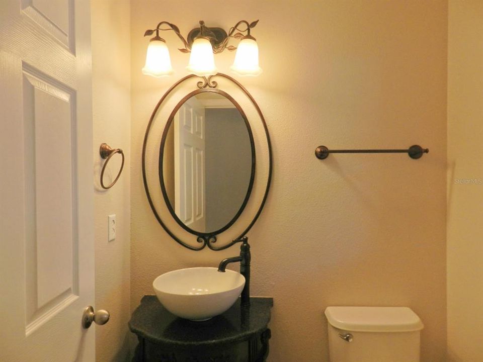 For Rent: $2,200 (3 beds, 2 baths, 1824 Square Feet)