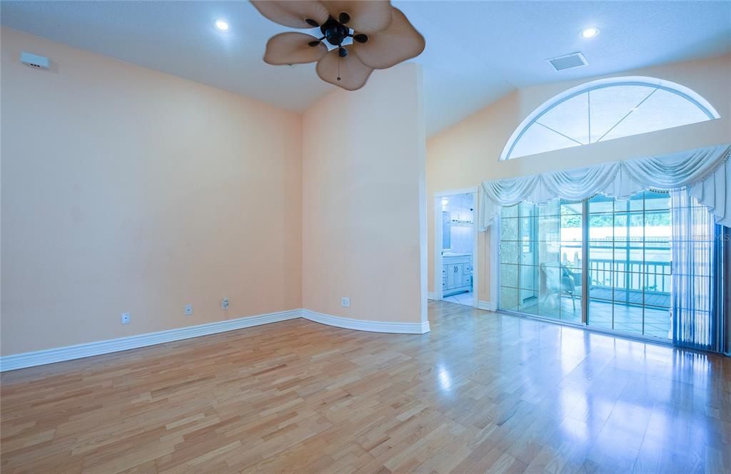 For Sale: $550,000 (3 beds, 2 baths, 2028 Square Feet)