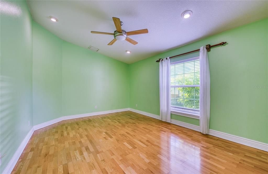 For Sale: $550,000 (3 beds, 2 baths, 2028 Square Feet)