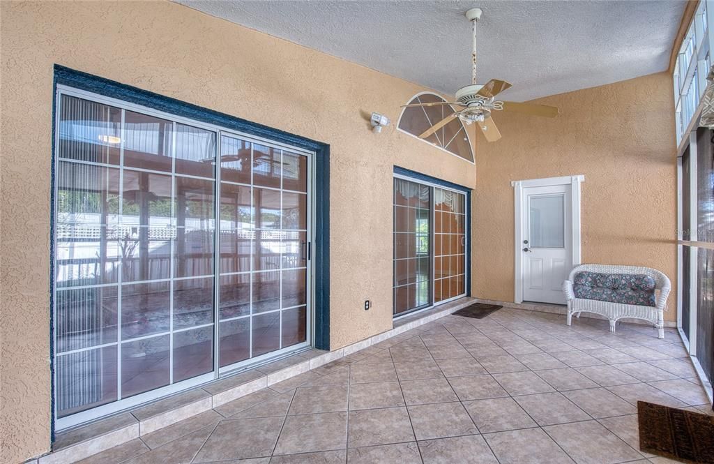 For Sale: $550,000 (3 beds, 2 baths, 2028 Square Feet)