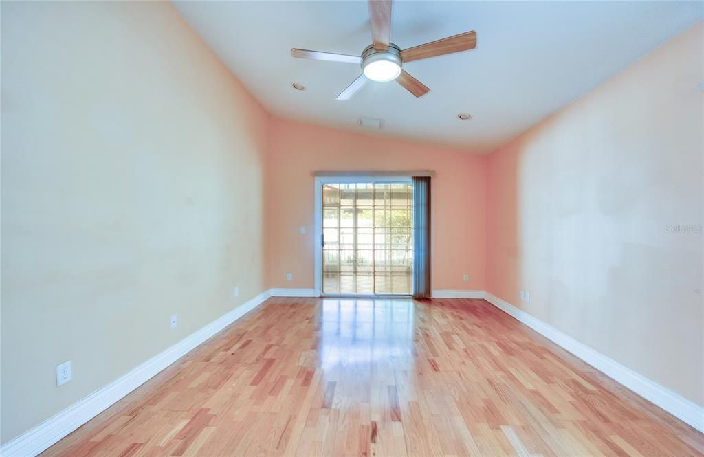 For Sale: $550,000 (3 beds, 2 baths, 2028 Square Feet)