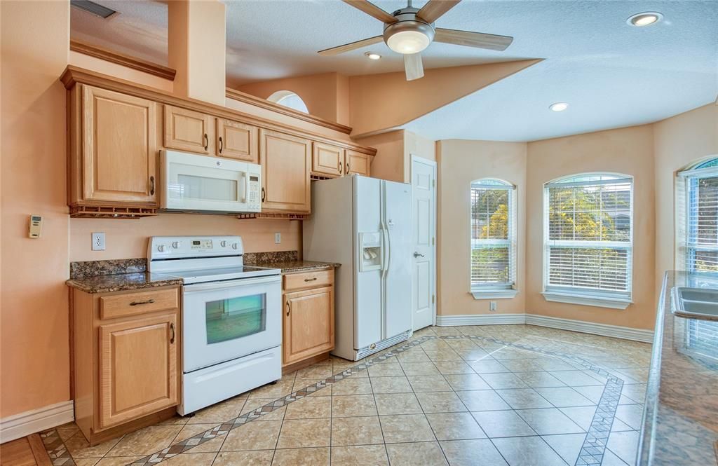 For Sale: $550,000 (3 beds, 2 baths, 2028 Square Feet)