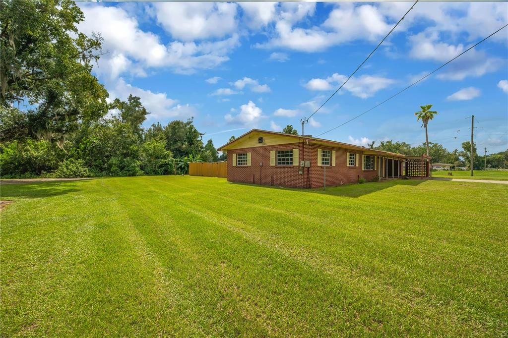 For Sale: $299,900 (3 beds, 1 baths, 1560 Square Feet)