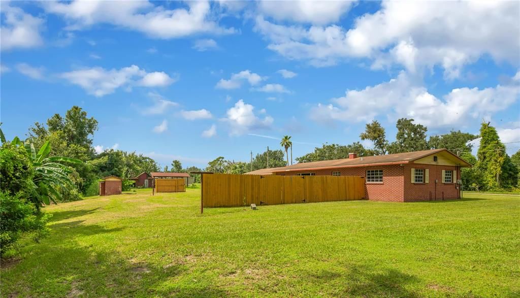For Sale: $299,900 (3 beds, 1 baths, 1560 Square Feet)
