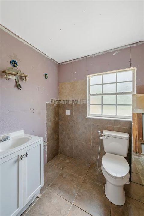 For Sale: $299,900 (3 beds, 1 baths, 1560 Square Feet)