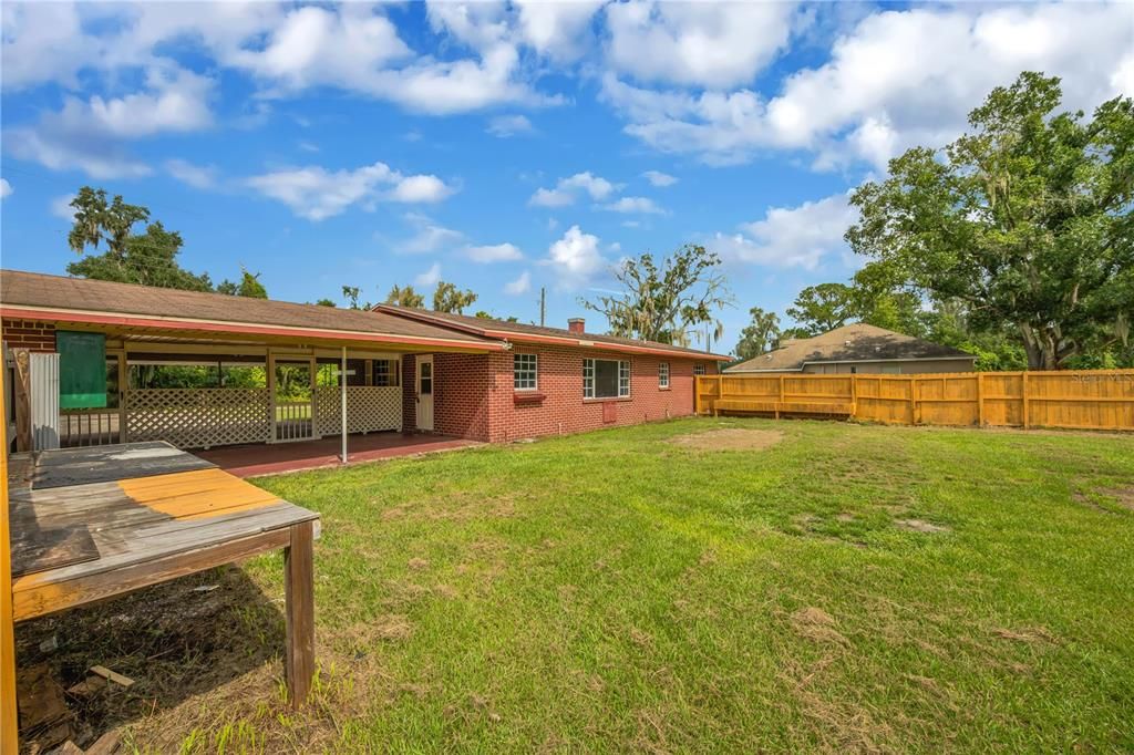 For Sale: $299,900 (3 beds, 1 baths, 1560 Square Feet)