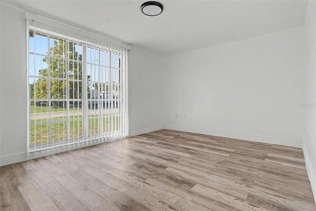 На продажу: $195,000 (2 спален, 1 ванн, 1068 Квадратных фут)