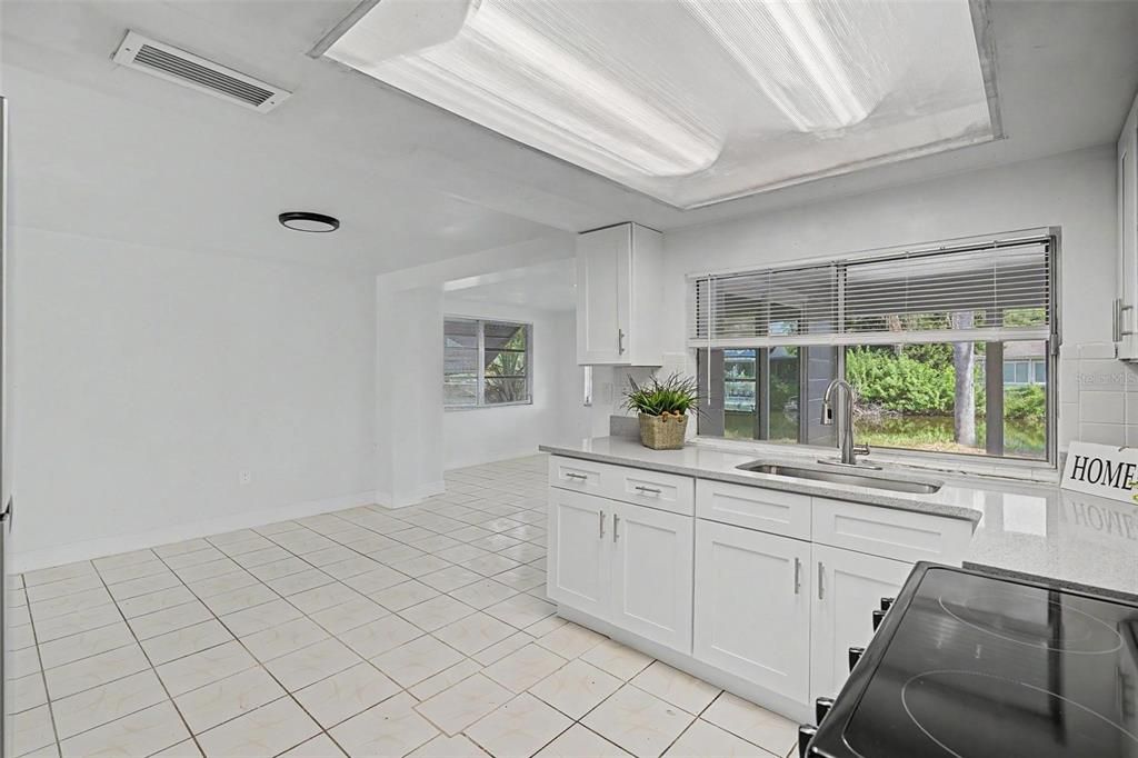 На продажу: $195,000 (2 спален, 1 ванн, 1068 Квадратных фут)