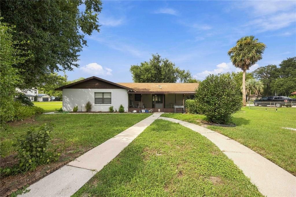 For Sale: $347,500 (3 beds, 2 baths, 1800 Square Feet)