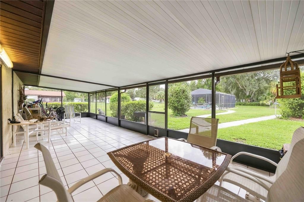 For Sale: $347,500 (3 beds, 2 baths, 1800 Square Feet)